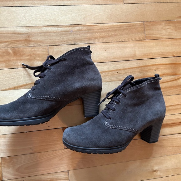Lace Up Suede Booties - Picture 3 of 4
